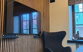 Iso Roobertinkatu B - Picturesque Area In Helsinki Center Apartment